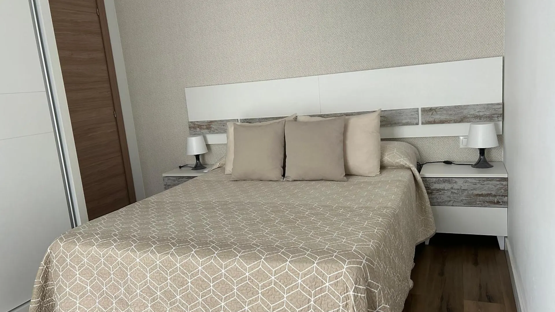 Apartamento Plaza Aurora, Casa en el Centro Histórico Málaga 0*,